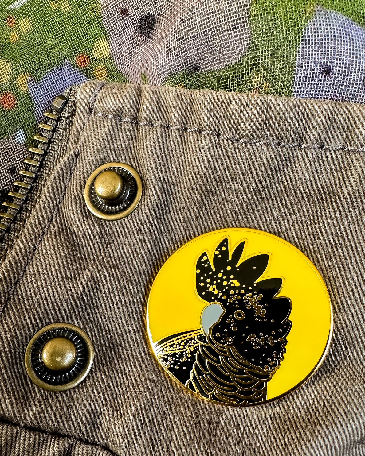 Black Cockatoo Pin